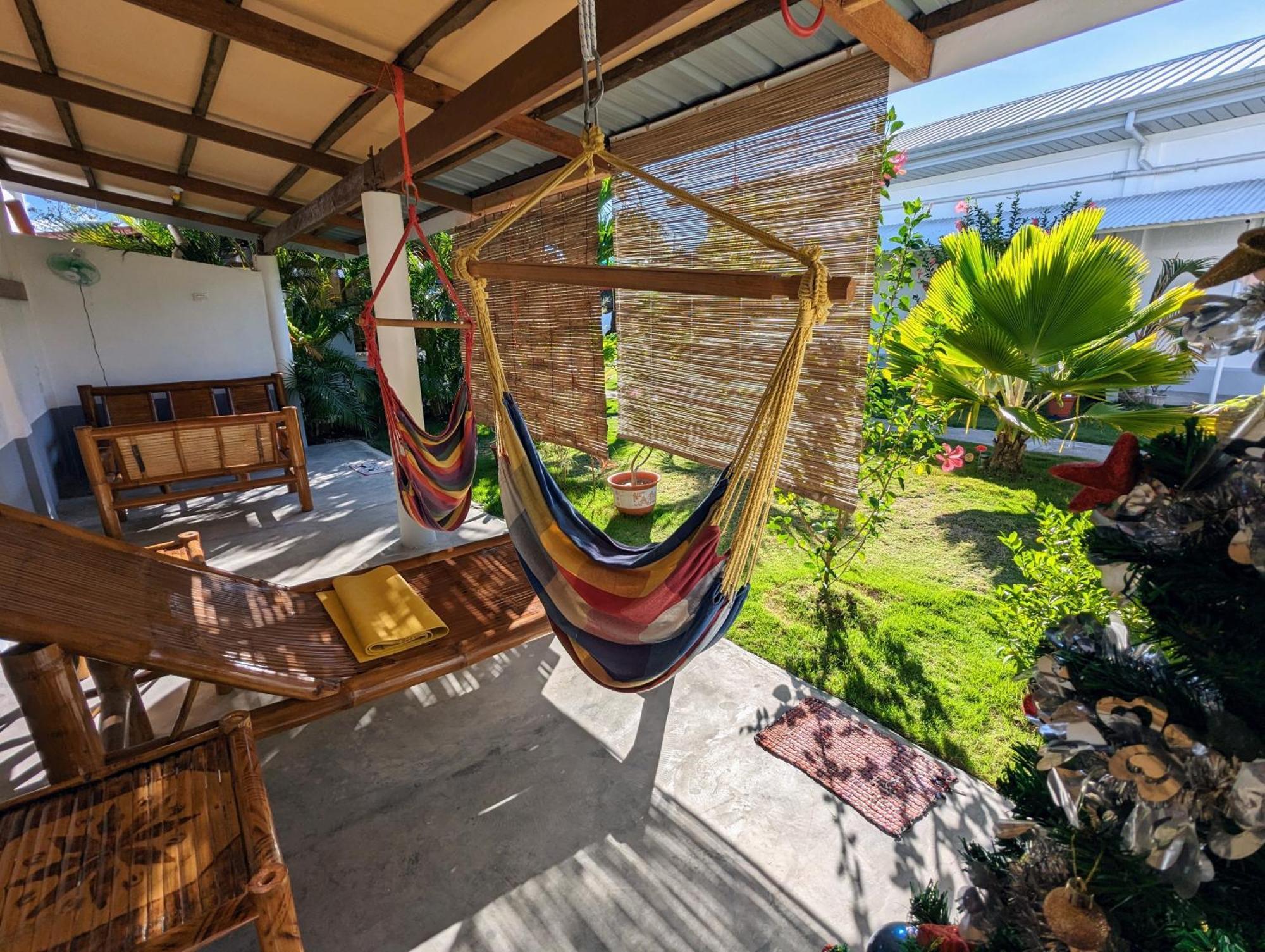 Astillo'S Guest Houses Moalboal Buitenkant foto